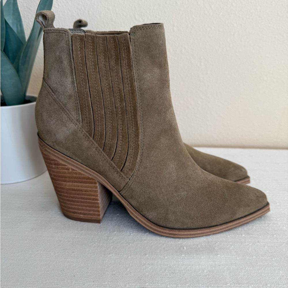 New Marc Fisher Tan Suede Chelsea Heeles Ankle Boots